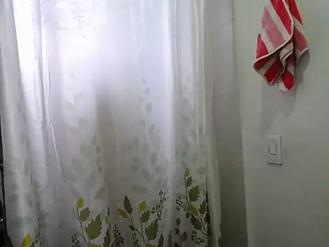 Laura martin  online show from June 2026 02:33:01 PM
