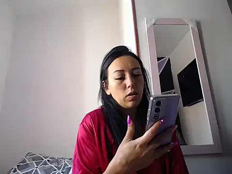 Laura martin  online show from November 2025 02:27:02 PM