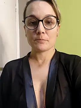 Snapshot of marinella07 chatting on December 2024 01:06:01 PM marinella07 online show from December 2024 01:06:01 PM