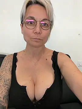 Snapshot of marinella07 chatting on June 2026 11:27:01 AM marinella07 online show from June 2026 11:27:01 AM