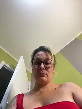 Snapshot of marinella07 chatting on December 2024 01:16:02 PM marinella07 online show from December 2024 01:16:02 PM