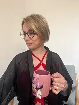 Snapshot of marinella07 chatting on March 2025 08:22:01 AM marinella07 online show from March 2025 08:22:01 AM
