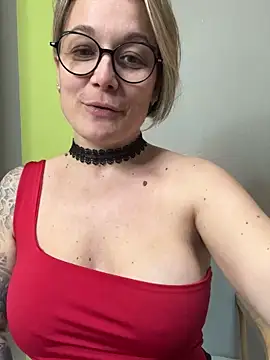 Snapshot of marinella07 chatting on February 2025 12:09:02 PM marinella07 online show from February 2025 12:09:02 PM
