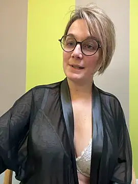 Snapshot of marinella07 chatting on February 2025 12:33:01 PM marinella07 online show from February 2025 12:33:01 PM