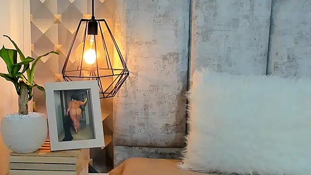 Snapshot of Sara_Thompsoon chatting on February 2026 12:03:02 PM Sara Thompsoon online show from February 2026 12:03:02 PM