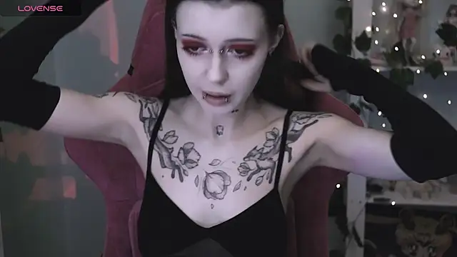 prettybones online show from April 2026 12:12:01 AM