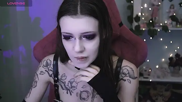 prettybones online show from March 2026 01:39:02 AM