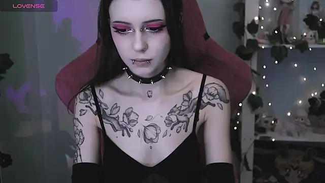 prettybones online show from April 2026 11:11:01 PM