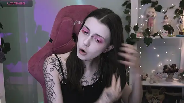 prettybones online show from August 2026 09:10:01 PM