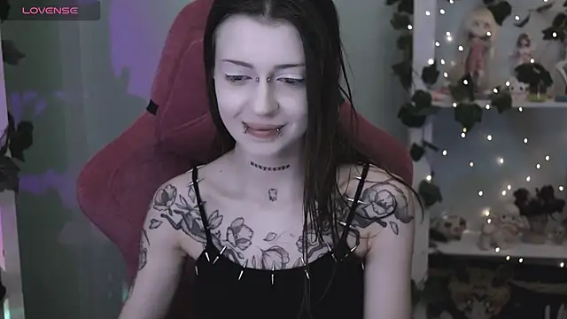 Snapshot of prettybones chatting on June 2026 10:36:01 PM prettybones online show from June 2026 10:36:01 PM