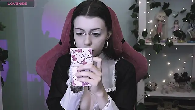 prettybones online show from June 2026 09:58:01 PM