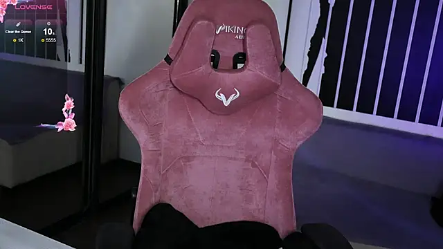 prettybones online show from October 2025 09:05:01 PM