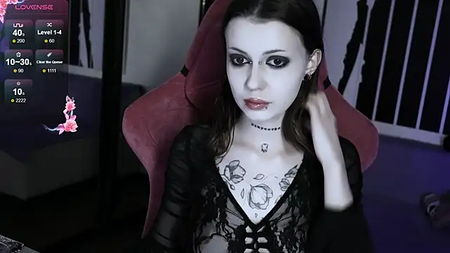 prettybones online show from October 2025 11:25:02 PM