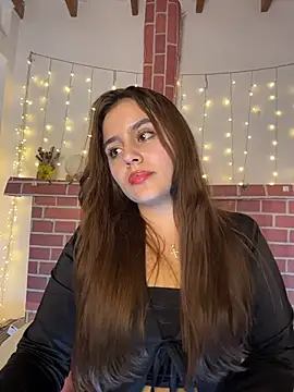 Juanelopez1 online show from May 2026 04:07:01 AM