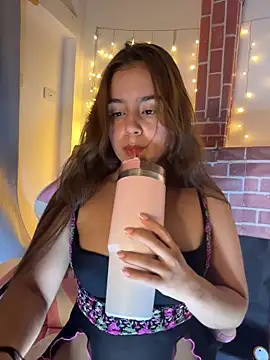 Juanelopez1 online show from June 2026 03:34:02 AM