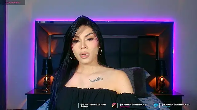 Snapshot of Emmilysantibanez chatting on February 2025 04:21:02 PM Emmilysantibanez online show from February 2025 04:21:02 PM
