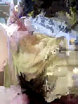 Snapshot of -Almira- chatting on September 2025 06:20:01 PM -Almira- online show from September 2025 06:20:01 PM