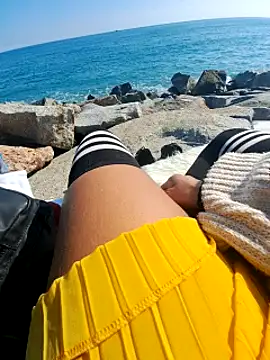 Snapshot of SexyErola27 chatting on February 2025 12:15:02 PM SexyErola27 online show from February 2025 12:15:02 PM