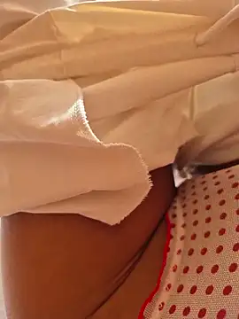 Snapshot of SexyErola27 chatting on October 2025 10:01:02 AM SexyErola27 online show from October 2025 10:01:02 AM