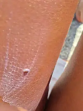 Snapshot of SexyErola27 chatting on October 2025 09:28:02 AM SexyErola27 online show from October 2025 09:28:02 AM