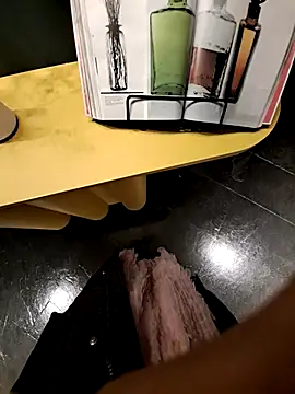 Snapshot of SexyErola27 chatting on March 2025 04:14:01 PM SexyErola27 online show from March 2025 04:14:01 PM