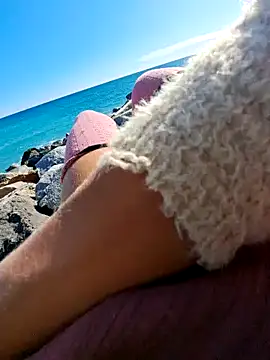 Snapshot of SexyErola27 chatting on February 2025 01:51:02 PM SexyErola27 online show from February 2025 01:51:02 PM