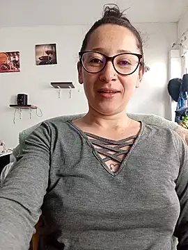 emilypoppy3 online show from February 2026 08:30:01 PM