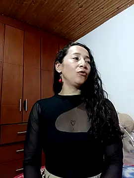 emilypoppy3 online show from October 2025 06:52:02 PM