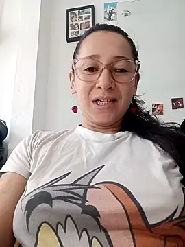 emilypoppy3 online show from May 2026 12:41:01 PM