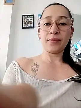 emilypoppy3 online show from May 2026 12:31:01 PM