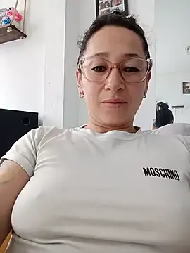 emilypoppy3 online show from May 2026 07:10:01 PM