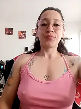 emilypoppy3 online show from April 2026 09:49:01 PM