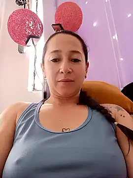 Snapshot of emilypoppy3 chatting on June 2026 07:35:01 PM emilypoppy3 online show from June 2026 07:35:01 PM