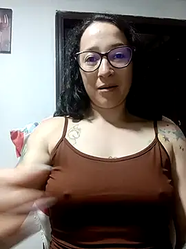 emilypoppy3 online show from September 2025 09:32:02 PM