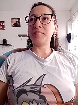 emilypoppy3 online show from March 2026 01:00:01 PM