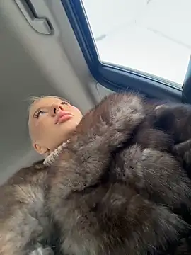 Snapshot of NewLale chatting on March 2026 03:28:01 AM NewLale online show from March 2026 03:28:01 AM