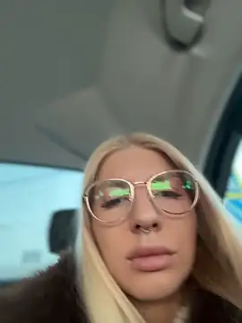 Snapshot of NewLale chatting on February 2026 04:11:01 AM NewLale online show from February 2026 04:11:01 AM