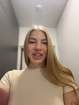 Snapshot of NewLale chatting on November 2025 04:01:02 AM NewLale online show from November 2025 04:01:02 AM