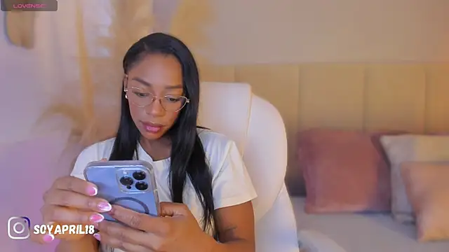 aprilebony  online show from April 2026 10:55:01 AM