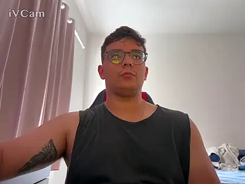 Snapshot of Thickdick6905 chatting on September 2025 06:29:02 PM Thickdick6905 online show from September 2025 06:29:02 PM