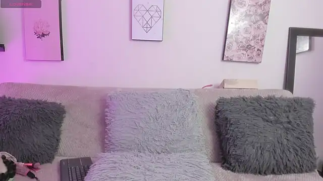 Snapshot of Murieel_69 chatting on November 2025 10:54:02 PM Murieel 69 online show from November 2025 10:54:02 PM