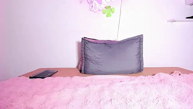 Snapshot of alisiadreams22 chatting on November 2025 07:28:02 PM alisiadreams22 online show from November 2025 07:28:02 PM