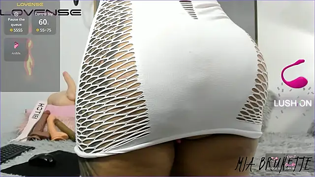  Mia Brunette  online show from January 2025 03:12:02 PM