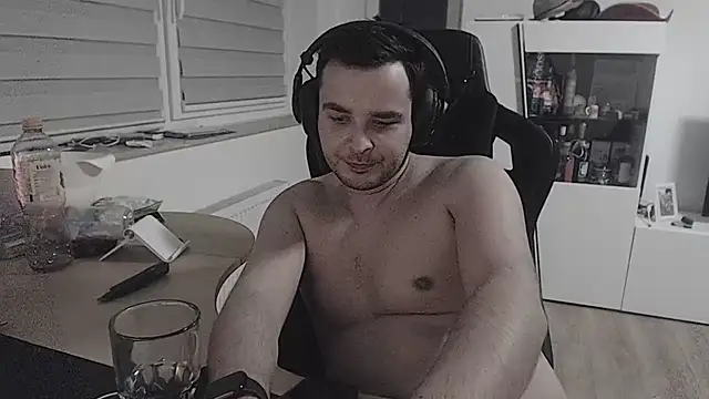 SharkLuigi online show from September 2025 10:48:02 PM