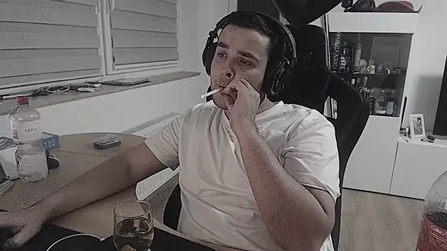 SharkLuigi online show from September 2025 01:50:02 AM