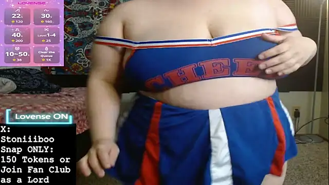 Stoniiiboo online show from December 2025 01:36:01 PM