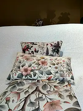 Melody87 online show from November 2025 08:09:02 PM