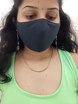 Snapshot of Angleannie chatting on November 2025 04:23:02 PM Angleannie online show from November 2025 04:23:02 PM