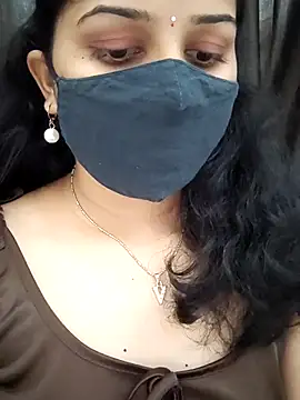 Snapshot of Angleannie chatting on December 2025 04:33:01 PM Angleannie online show from December 2025 04:33:01 PM