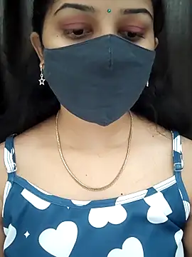 Snapshot of Angleannie chatting on December 2025 01:38:02 AM Angleannie online show from December 2025 01:38:02 AM